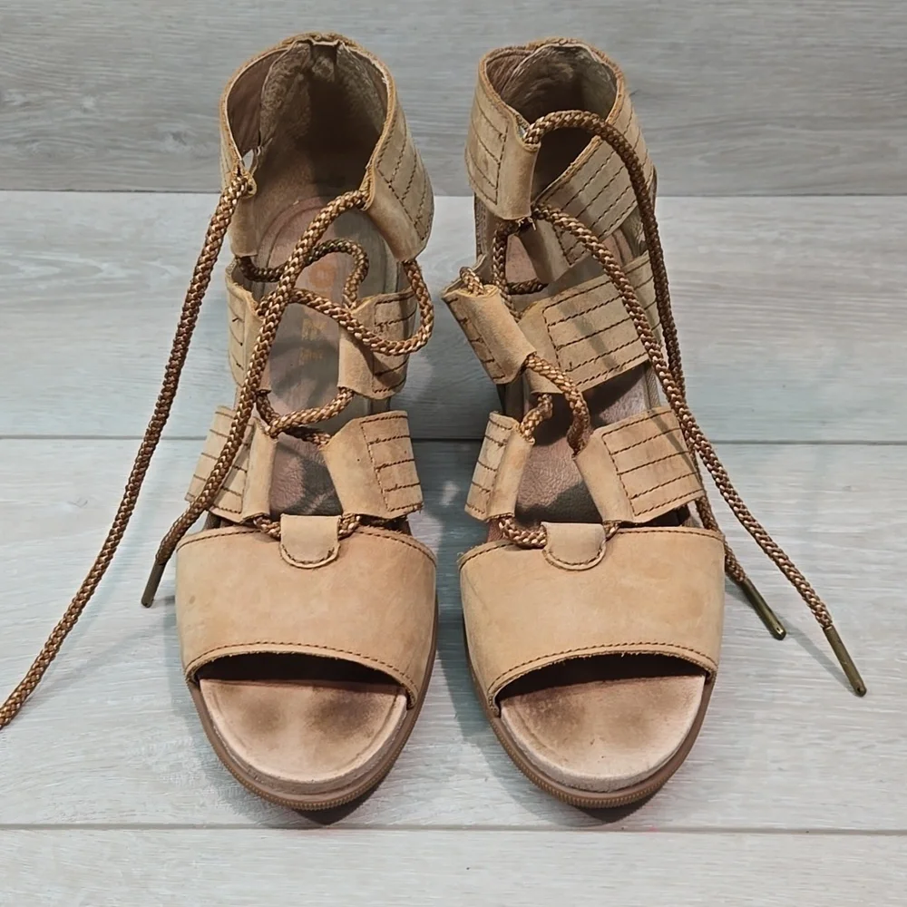 Sorel Women Joanie Ankle Lace Up Tractor Wedge Platform Sandals Boots Shoes Sz 9